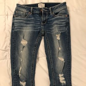 Buckle Ripped Crop Jeans